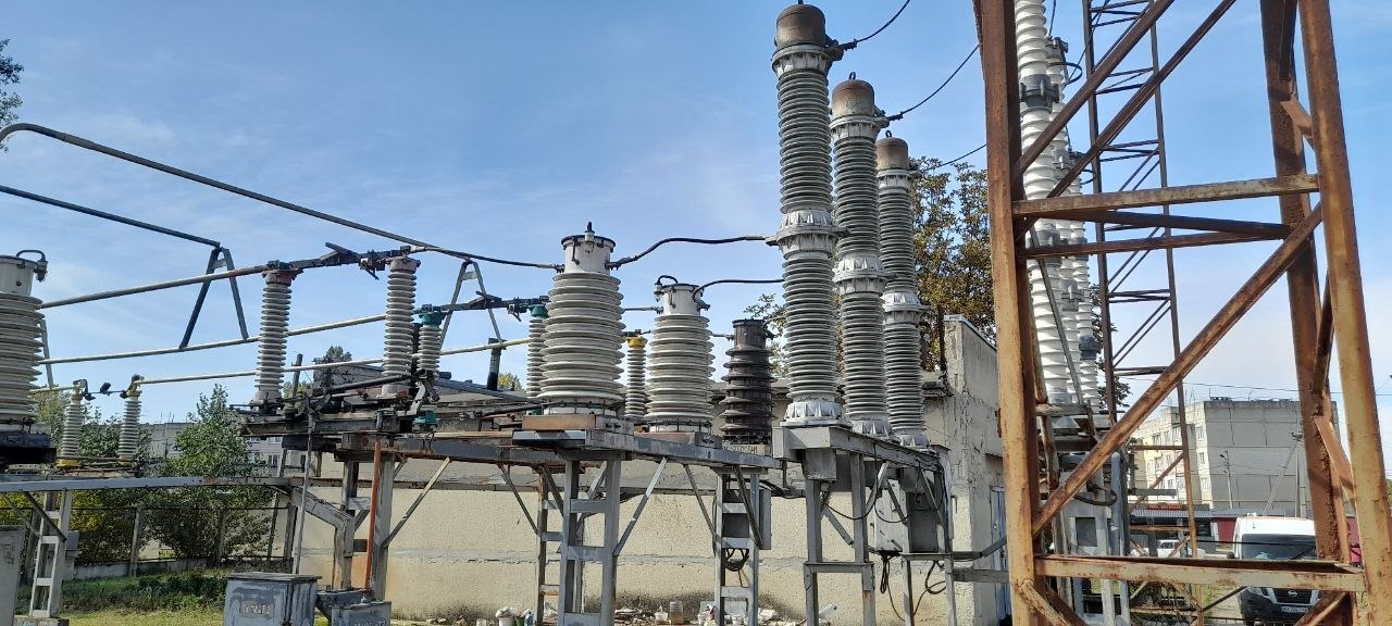 Відкрите розподільне устаткування 110 кВ з роз'єднувачами